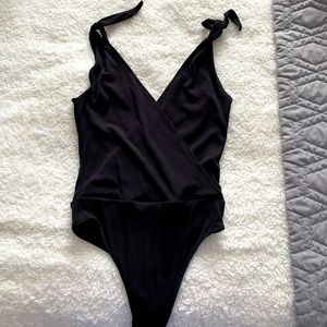 SOLD Black tie shoulder Wilfred bodysuit